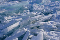 Schnee auf Eisschollen
